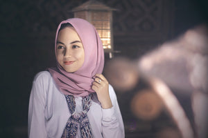 TRANSITIONING YOUR HIJAB STYLE FOR THE WINTER